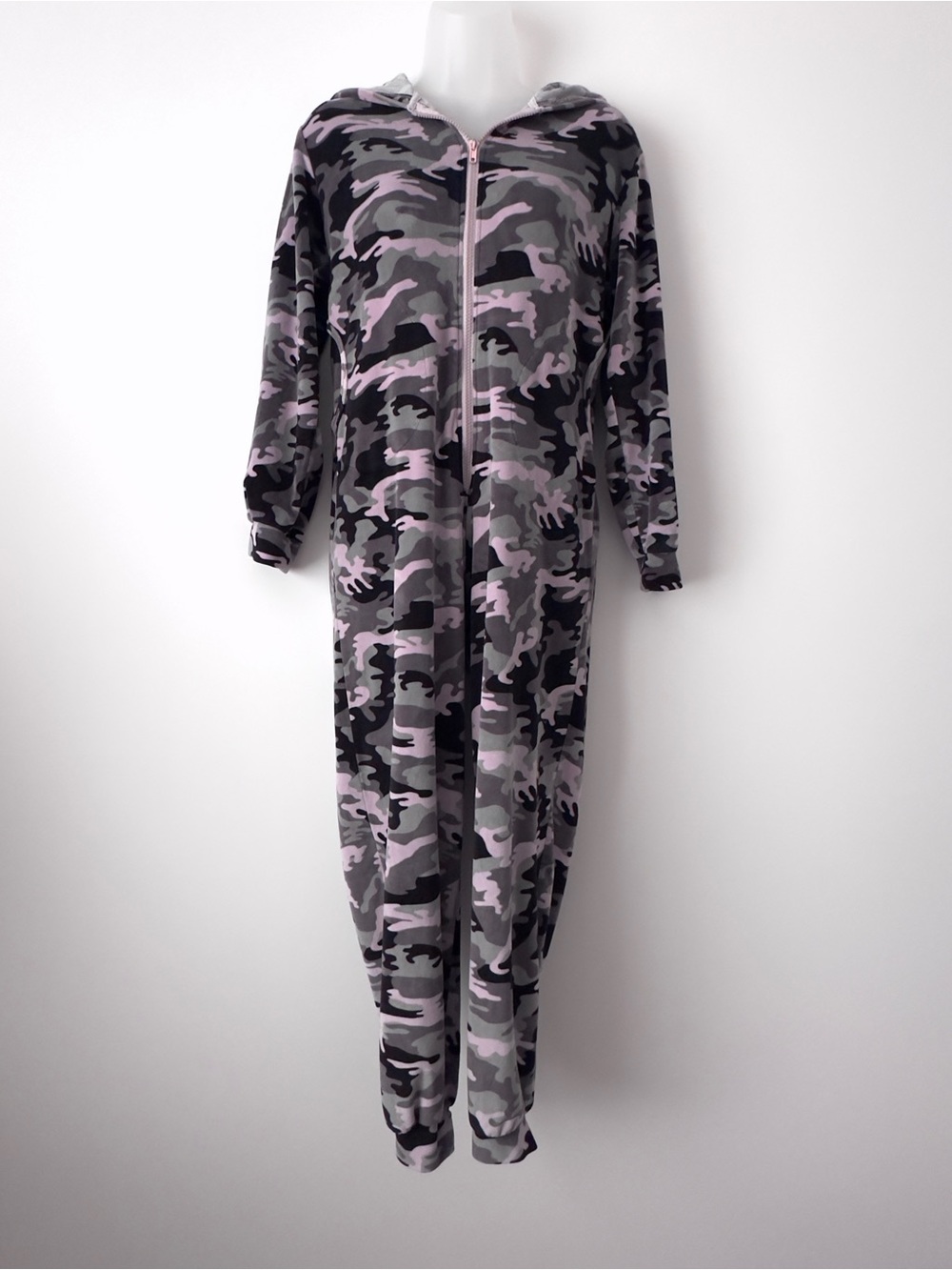 camo jumpsuit velour pink grey
